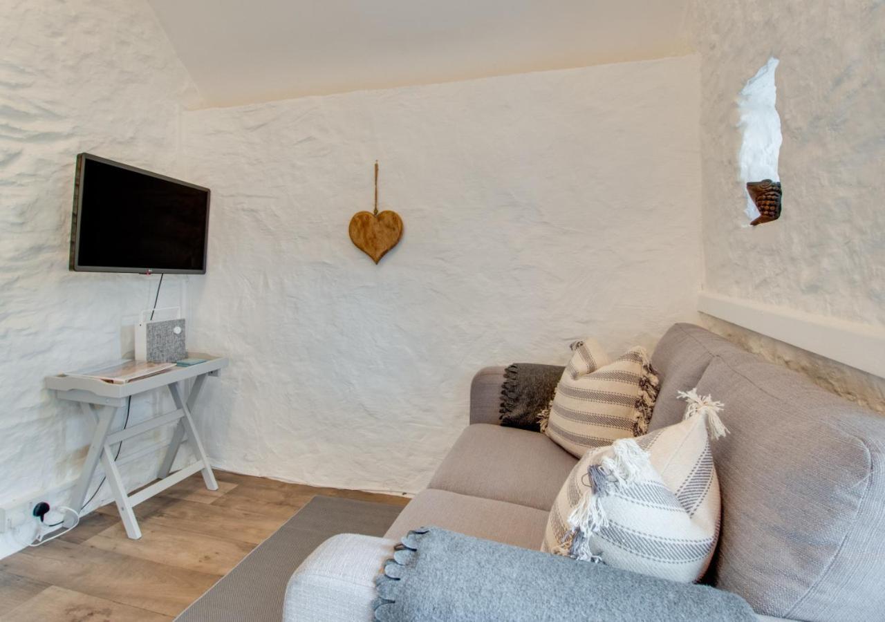 Love Cottage Combe Martin Exterior photo