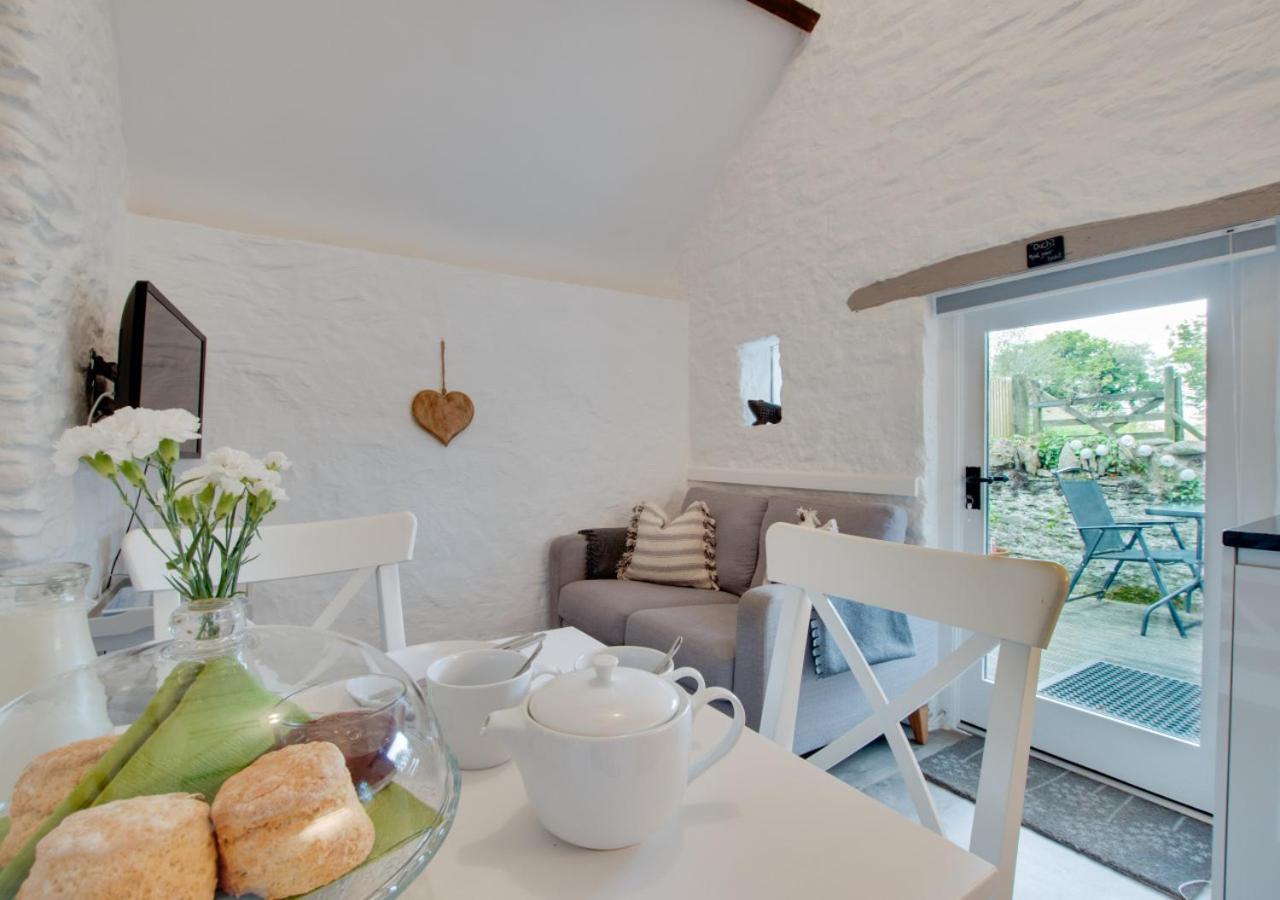 Love Cottage Combe Martin Exterior photo